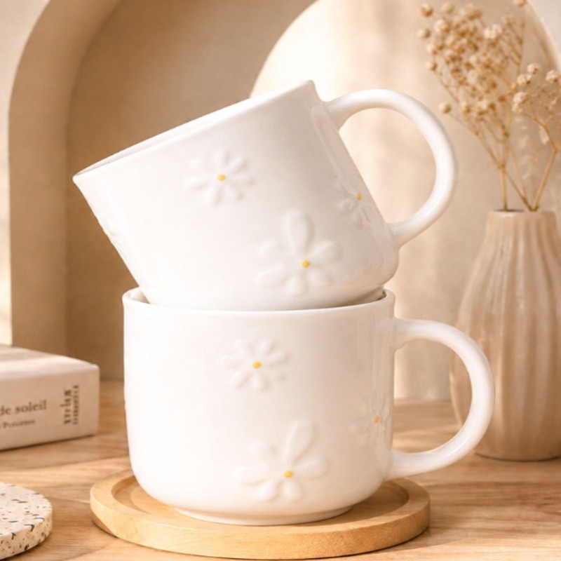 Mug Caife Ceirmeach Daisy Cabhraithe