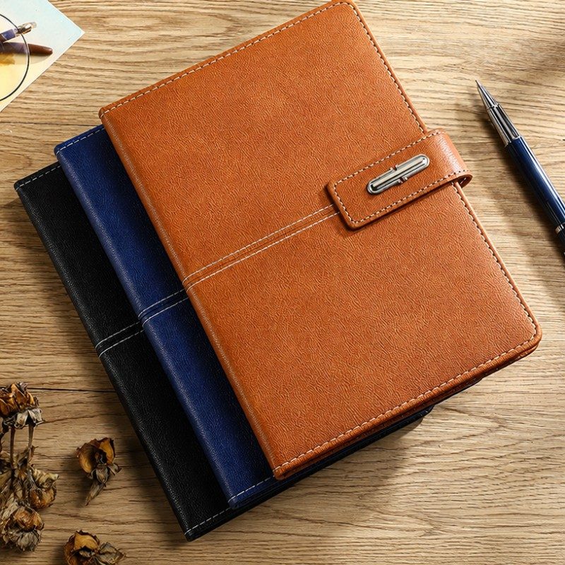 Miotal Buckle PU Leathar Hardcover Leabhar nótaí Iris Lógó an Chustaim