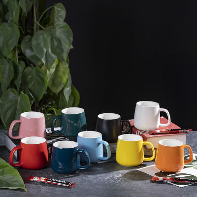 Mug Caife Ceirmeach Minimalist Nordach Lógó Chustaim Corn Uisce 400ml